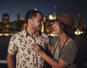 زوجان - أفق - ليل - iStock.com monkeybusinessimages